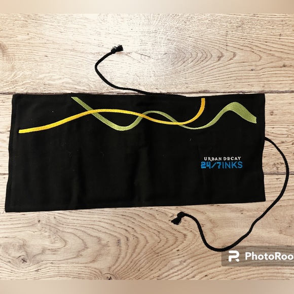 Urban Decay 24/7 Inks Glide-On Eye Pencils with Pouch - Picture 4 of 6